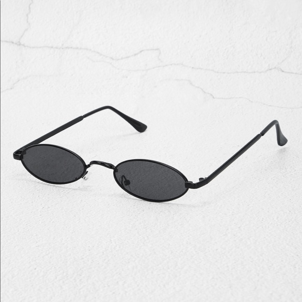 Black Tint Oval Sunglasses - Picture 4 of 4
